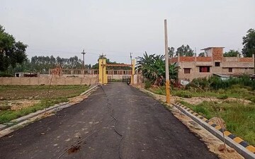 Plot For Sale in Sikandrabad