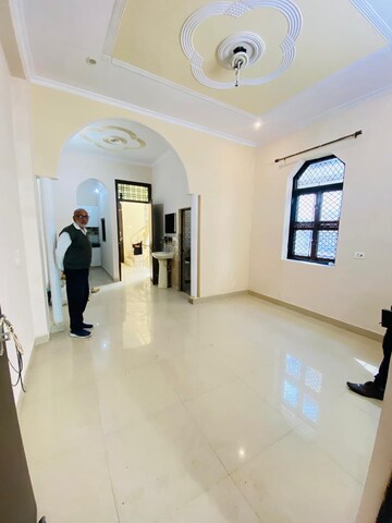 Room in 1 BHK Builder Floor at Palam Vihar Residents Association, Palam Vihar – for Rent