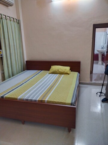 Bedroom in 1 RK Villa at Wazirganj – for Rent