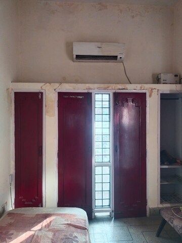 Bedroom in 1 RK Villa at Wazirganj – for Rent