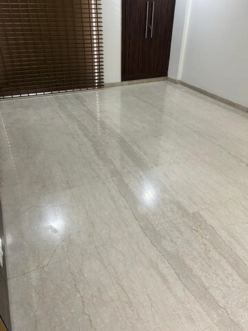 Room in 4 BHK Apartment at Abw La Lagune, Sector 54 – for Rent