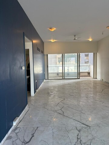 Room in 3 BHK Apartment at Lodha Bellissimo, Mahalaxmi – for Rent