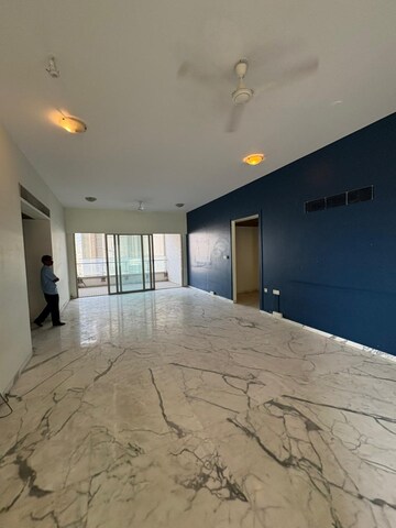 Room in 3 BHK Apartment at Lodha Bellissimo, Mahalaxmi – for Rent