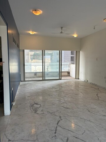 Room in 3 BHK Apartment at Lodha Bellissimo, Mahalaxmi – for Rent