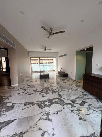 Room in 3 BHK Apartment at Lodha Bellissimo, Mahalaxmi – for Rent