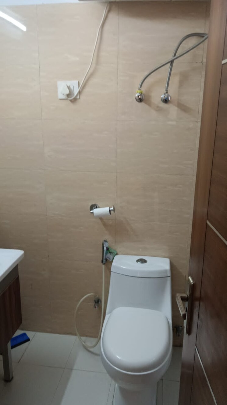 Bathroom, tulip-purple 4 Bedroom 2400 Sq.Ft. Apartment In Sector 69 Gurgaon 8121705