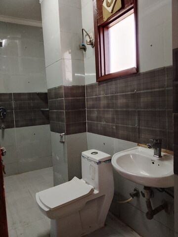 Bathroom in 1 BHK Builder Floor at Saket – for Rent