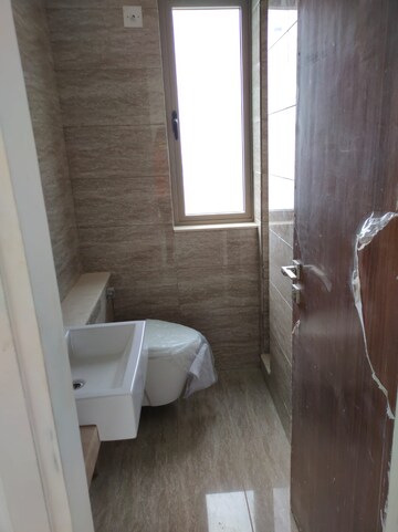 Bathroom in 3.5 BHK Apartment at Sheth Auris Serenity Tower 2, Malad West – for Rent