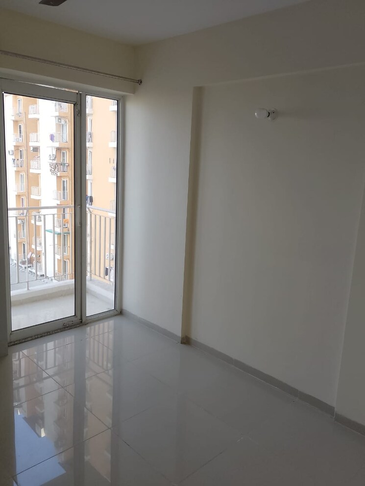 Room, wave-dream-homes 1 Bedroom 578 Sq.Ft. Apartment In Wave City Ghaziabad 8121929