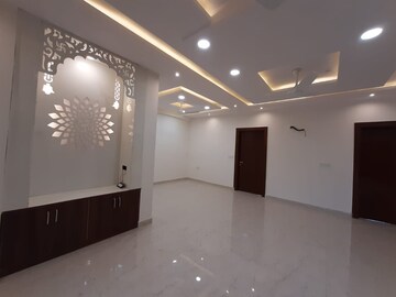Kitchen in 4 BHK Builder Floor at Parklands, Sector 85 – for Sale