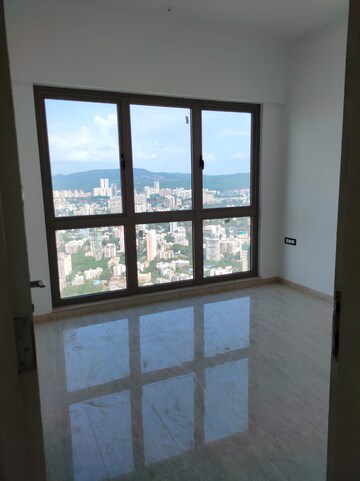 Room in 4 BHK Apartment at Sheth Auris Serenity Tower 1, Malad West – for Rent