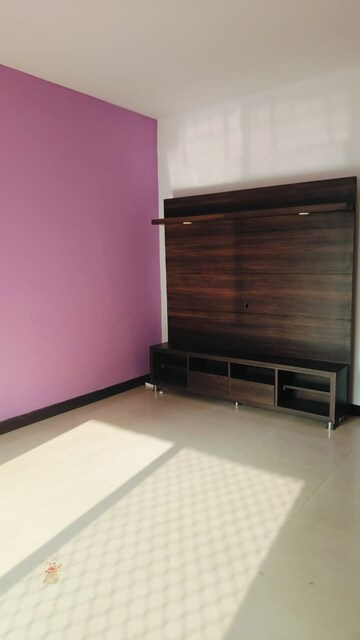 Room in 3 BHK Apartment at BPTP Park Grandeura, Sector 82 – for Rent