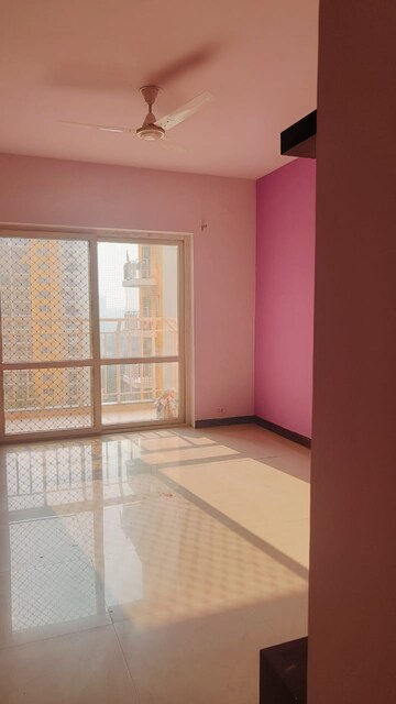 Room in 3 BHK Apartment at BPTP Park Grandeura, Sector 82 – for Rent