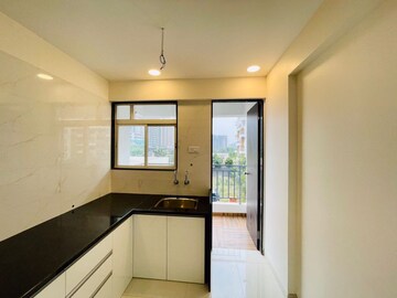 Room in 1 BHK Apartment at Magarpatta City Zinnia, Hadapsar – for Rent