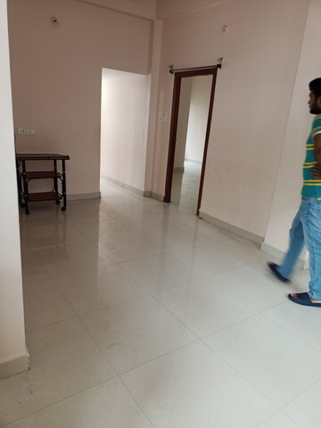 Room in 2 BHK Builder Floor at Somajiguda – for Rent