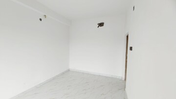Room in 2 BHK Builder Floor at Sodepur – for Sale