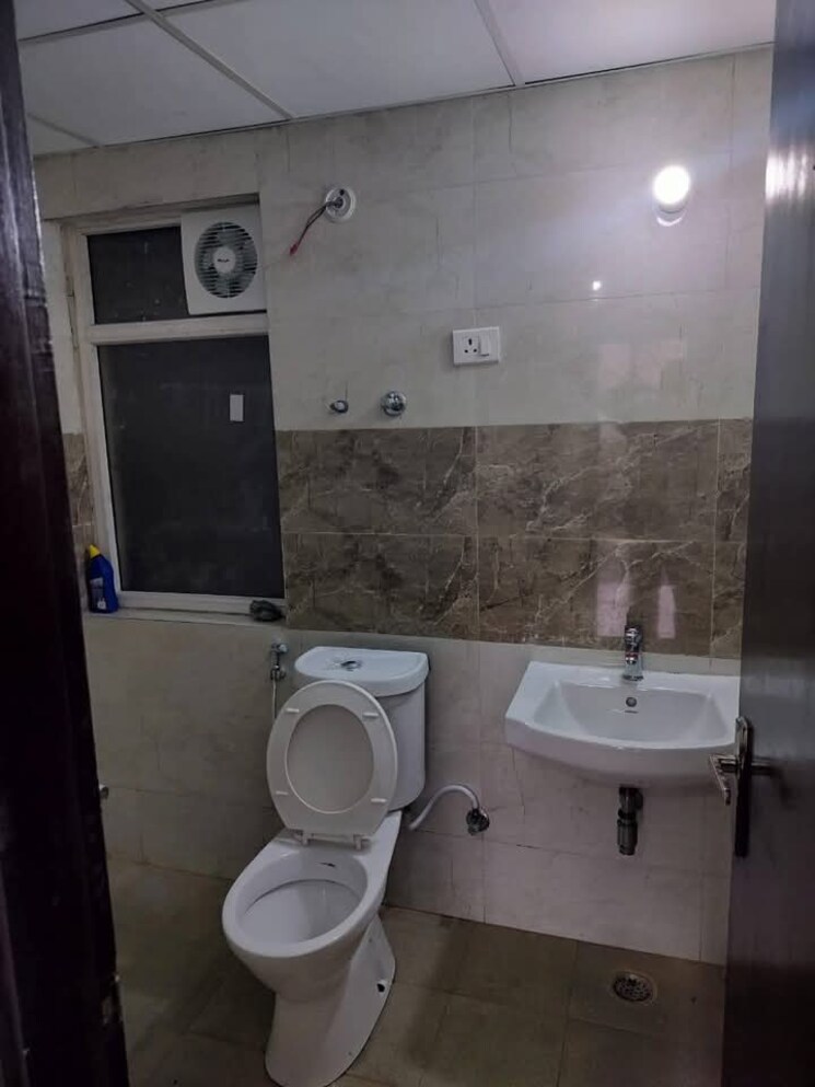 Bathroom, supertech-ecovillage-ii 3 Bedroom 1295 Sq.Ft. Apartment In Sector 16b Greater Noida Greater Noida 8122131
