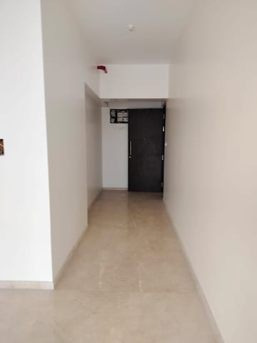 Room in 2 BHK Apartment at Kalpataru Radiance, Goregaon West – for Rent