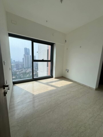 Room in 2 BHK Apartment at Marathon Monte South, Byculla West – for Rent