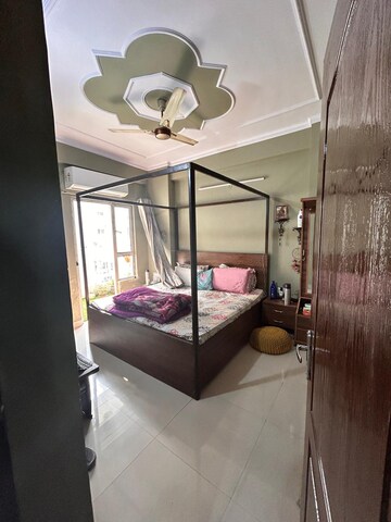 Bathroom in 3.5 BHK Apartment at Proview Officer City 2, Raj Nagar Extension – for Rent