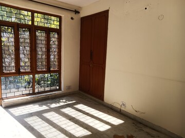 Bedroom in 3.5 BHK Apartment at Ardee City The Residency, Sector 52 – for Rent