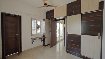 3 BHK Apartment For Rent in Lakshmi Cadillac, Kondapur