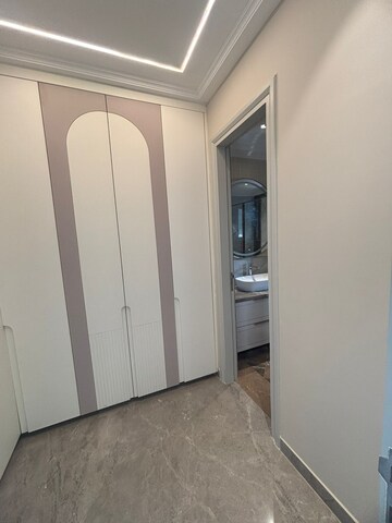 Building Lobby in 5 BHK Builder Floor at Sector 60 – for Sale
