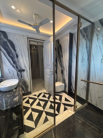 Team Area in 5 BHK Builder Floor at Sector 60 – for Sale