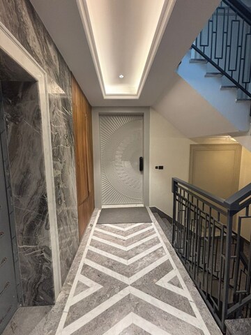Building Lobby in 5 BHK Builder Floor at Sector 60 – for Sale