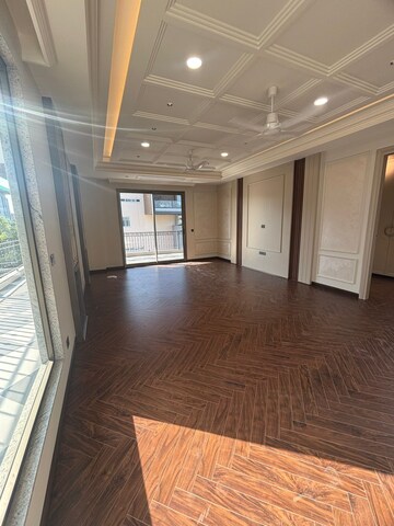 Bedroom in 5 BHK Builder Floor at Sector 60 – for Sale