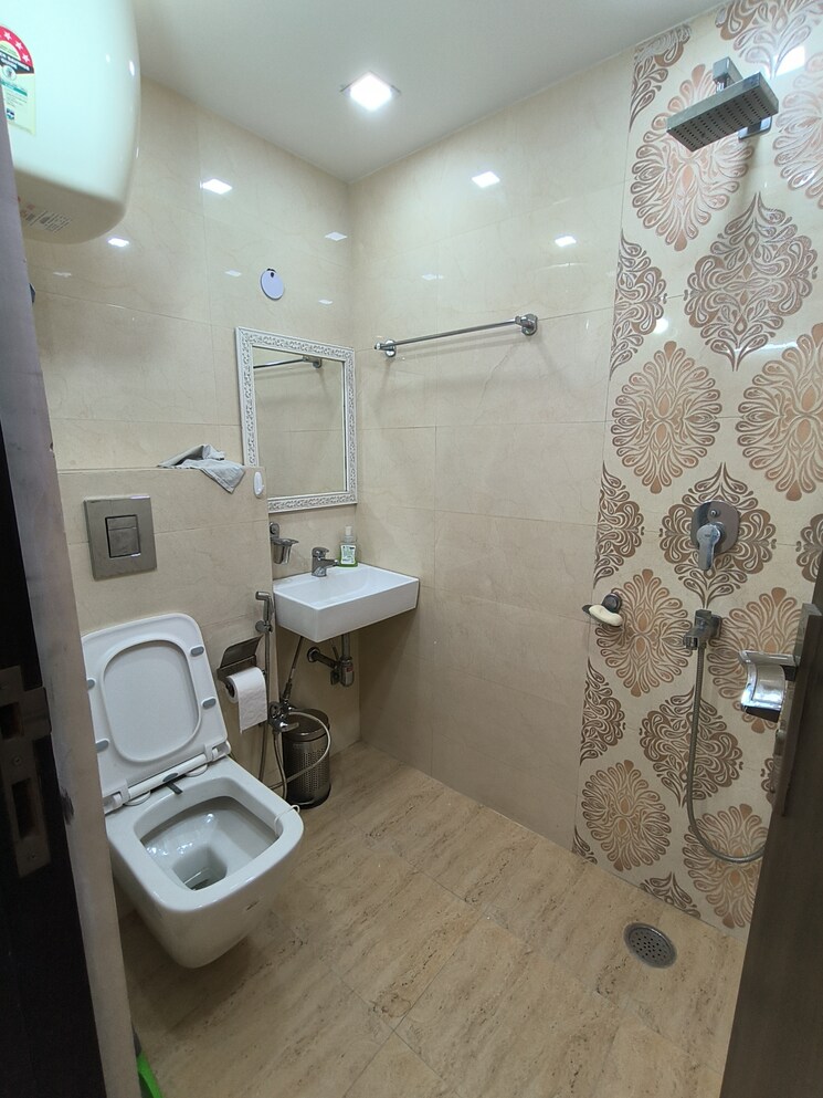 Bathroom, malviya nagar 2 Bedroom 1000 Sq.Ft. Builder Floor In Malviya Nagar Delhi 8122376