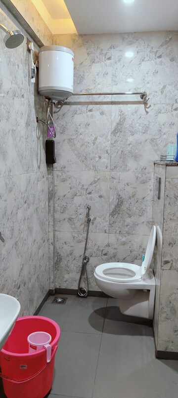 Bathroom in 4 BHK Villa at Gangapur Road – for Rent