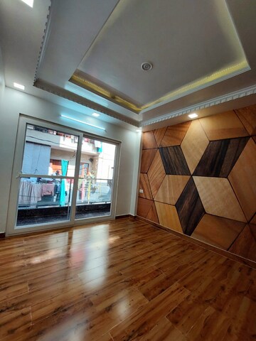 Room in 3 BHK Builder Floor at Parklands, Sector 85 – for Sale