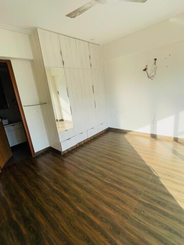 Room in 3.5 BHK Builder Floor at Sector 23 – for Rent