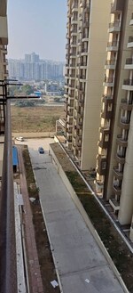 2 BHK + Study Room 1100 Sq.Ft. Apartment in Amrapali Golf Homes