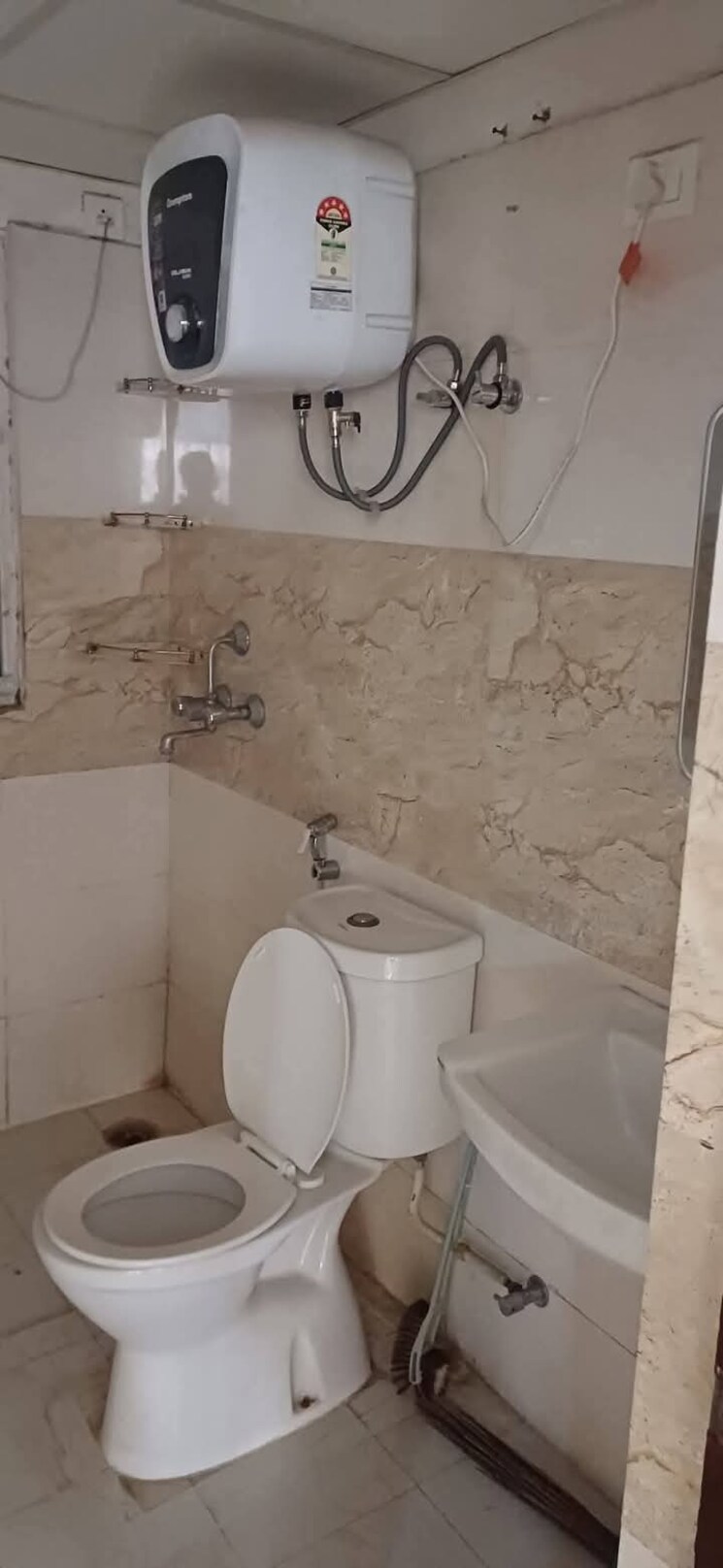 Bathroom, amrapali-golf-homes 2 Bedroom 835 Sq.Ft. Apartment In Sector 4, Greater Noida Greater Noida 8122433