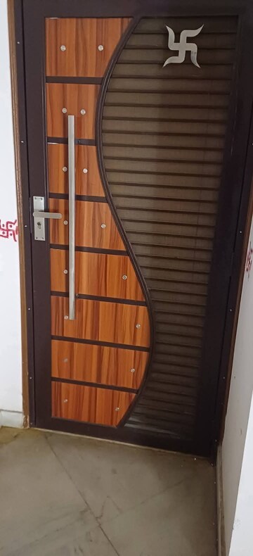 Staircase in 2 BHK Apartment at Amrapali Golf Homes, Sector 4, Greater Noida – for Sale