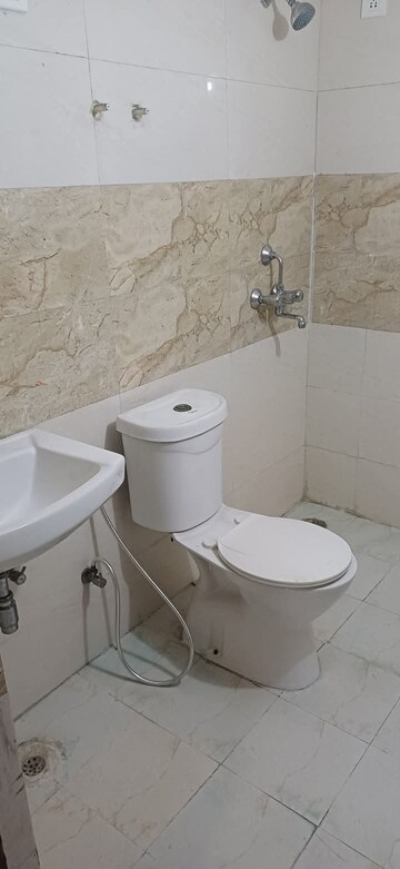 Bathroom in 3 BHK Apartment at Amrapali Golf Homes, Sector 4, Greater Noida – for Sale