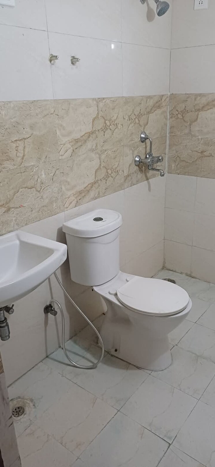 Bathroom, amrapali-golf-homes 3 Bedroom 1595 Sq.Ft. Apartment In Sector 4, Greater Noida Greater Noida 8122464