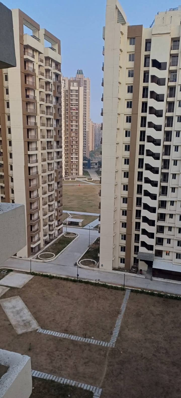 3 BHK + Pooja Room,Servant Room,Study Room,Extra Room Apartment For Sale in Amrapali Golf Homes