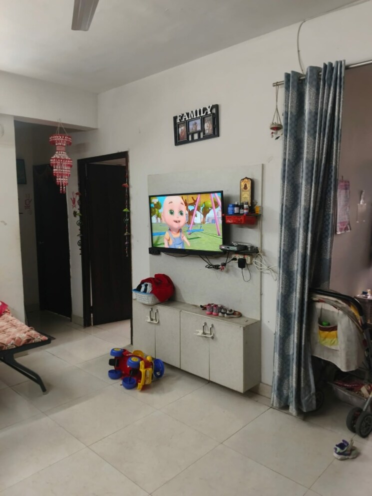 Living Room, signature-global-andour-height 2 Bedroom 600 Sq.Ft. Apartment In Sector 71 Gurgaon 8122486