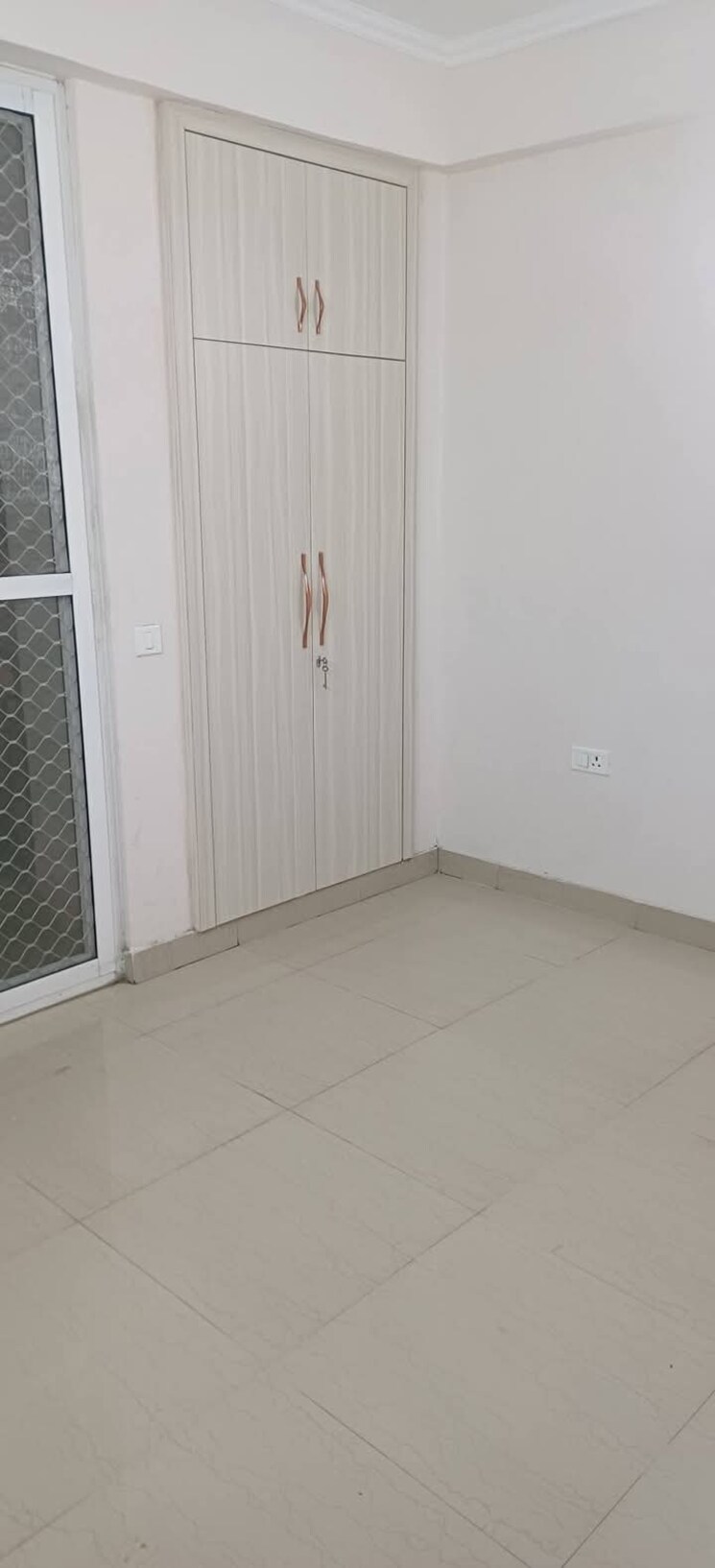 Room, amrapali-dream-valley 2 Bedroom 805 Sq.Ft. Apartment In Tech Zone 4 Greater Noida Greater Noida 8122501