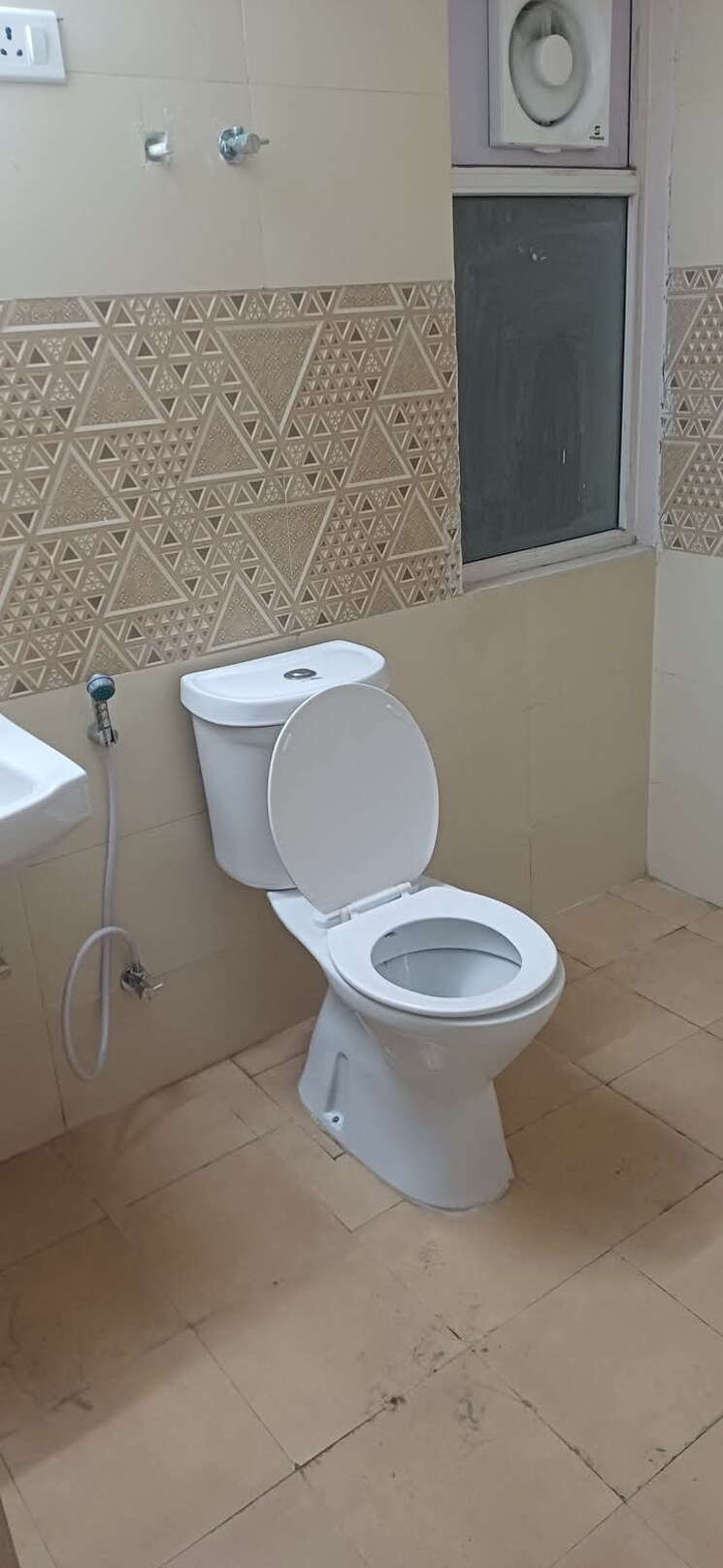 Bathroom, amrapali-golf-homes 2 Bedroom 1100 Sq.Ft. Apartment In Sector 4, Greater Noida Greater Noida 8122532