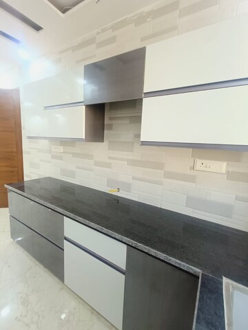 Kitchen in 3 BHK Builder Floor at BPTP District, Sector 81 – for Sale