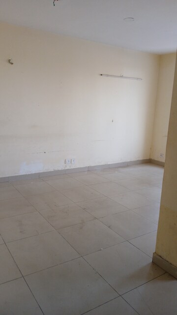 Room in 2 BHK Apartment at Wave Floors, Mahurali – for Rent