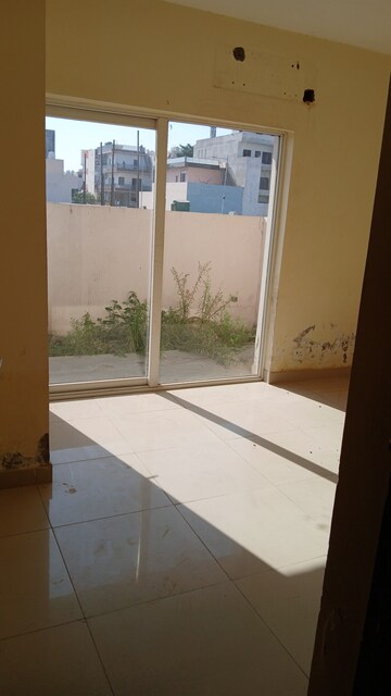 Room in 2 BHK Apartment at Wave Floors, Mahurali – for Rent