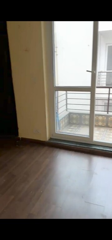 Room in 3 BHK Apartment at BPTP Parkland Pride, Sector 77 – for Rent