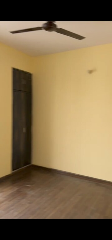 Room in 3 BHK Apartment at BPTP Parkland Pride, Sector 77 – for Rent