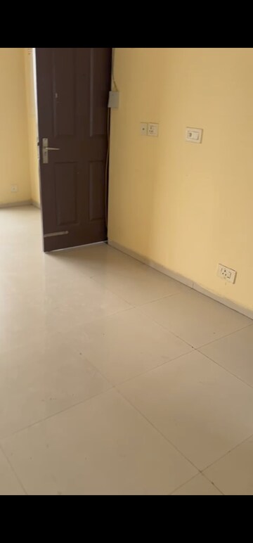 Room in 3 BHK Apartment at BPTP Parkland Pride, Sector 77 – for Rent
