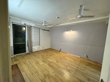 Room in 4 BHK Apartment at 3C Lotus Boulevard Espacia, Sector 100 – for Rent